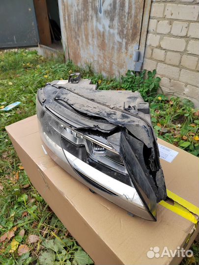 Фара правая VW Tiguan 2