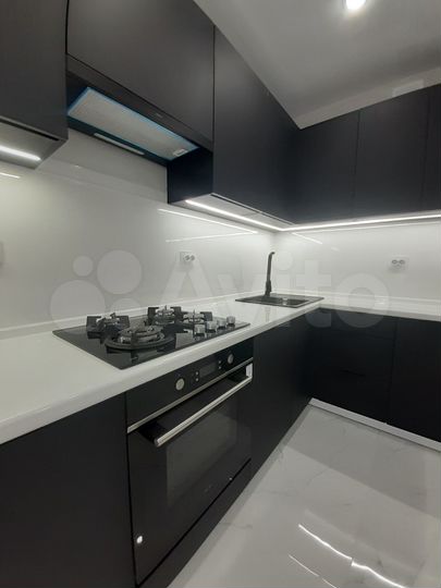 2-к. квартира, 54 м², 1/10 эт.