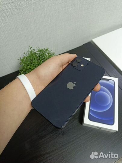 iPhone 12, 64 ГБ