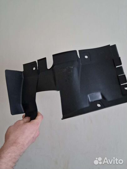 Подкрылки передние на правую сторону priora 2170