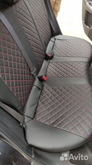 Автомобильные чехлы красная строчка