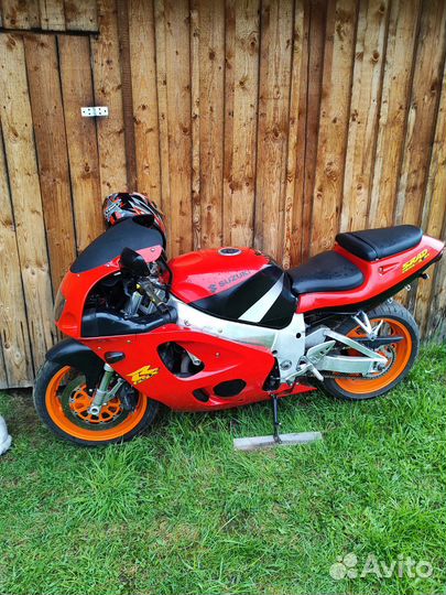 Suzuki GSX-R750