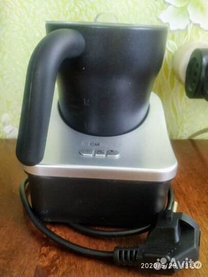 Взбивалка для приготовления молочной пены Clatroni