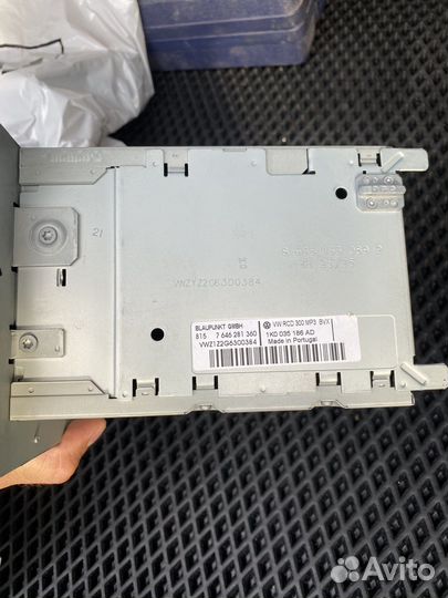 Штатная магнитола на volkswagen jetta 5