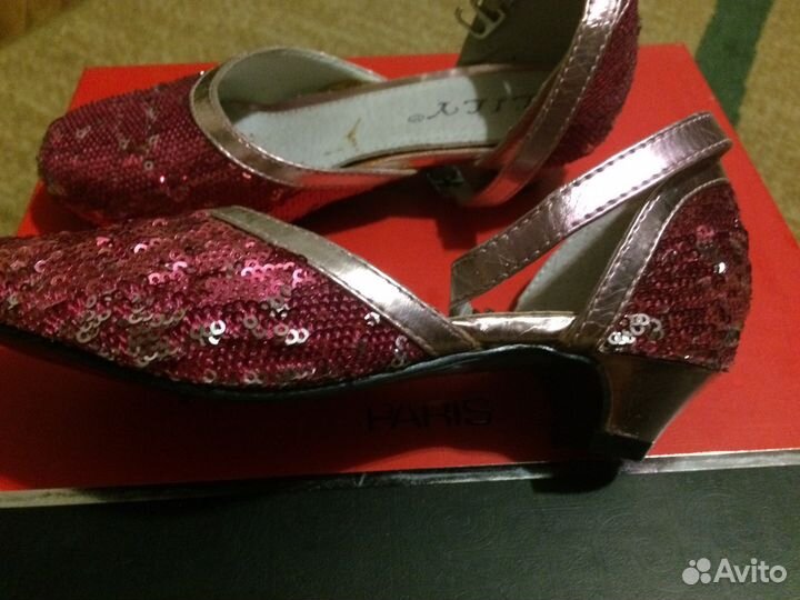 Детские туфли