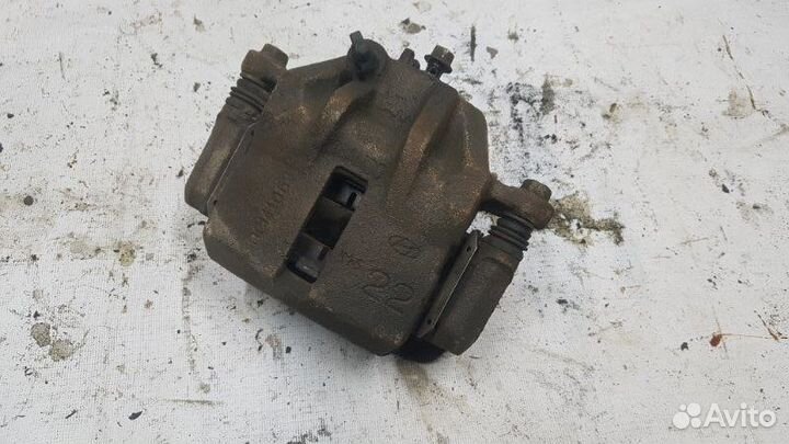 Суппорт передний правый Hyundai Matrix G4ED 2005