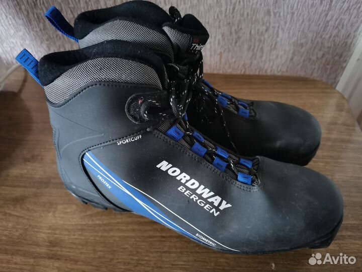 Лыжные ботинки