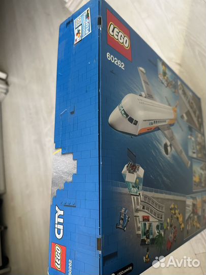 Конструктор lego City60262 Пассажирский самолёт
