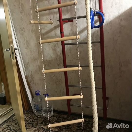 Продам детскую гимнастическую лестницу