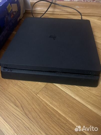 Игровая приставка PS4 slim 500gb