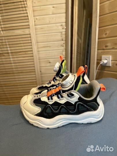 Кроссовки на мальчика