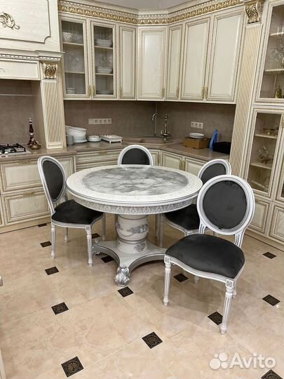 Стол и Стулья