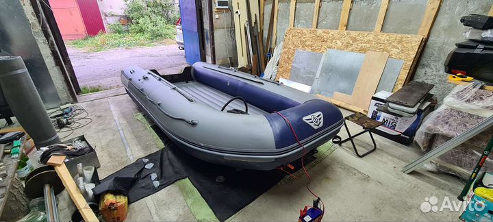 Продам лодку Флагман DK350