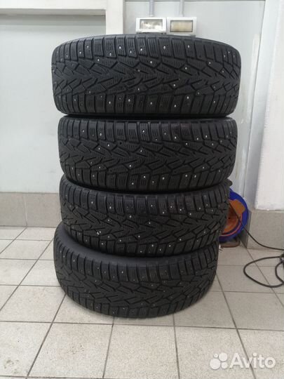 Nokian Tyres Hakkapeliitta 7 215/65 R16
