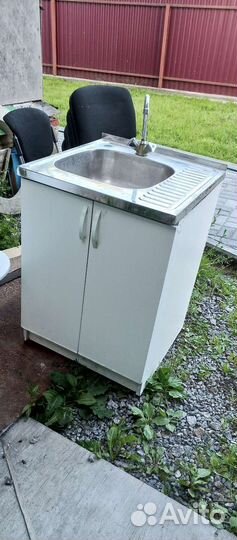 Кухонная мойка с тумбой со смесителем бу
