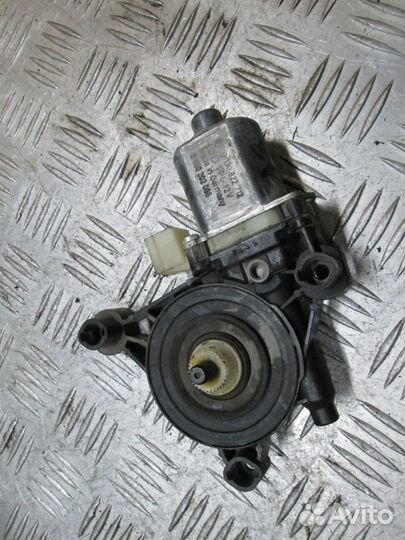 Моторчик стеклоподъемника Ауди Q3 Q2 A3 TT