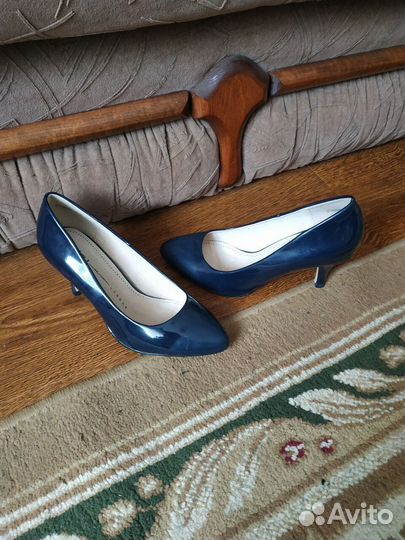 Кожаные лаковые туфли