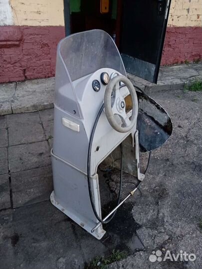 Палубная рулевая консоль