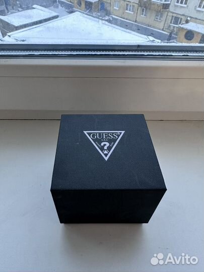Часы guess