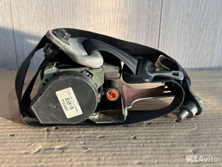 Ремень безопасности передний правый Mazda 3 BK