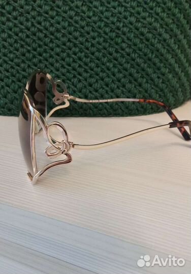 Новые женские солнцезащитные очки в ассортименте