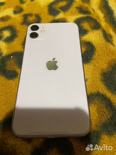 Телефон iPhone 11