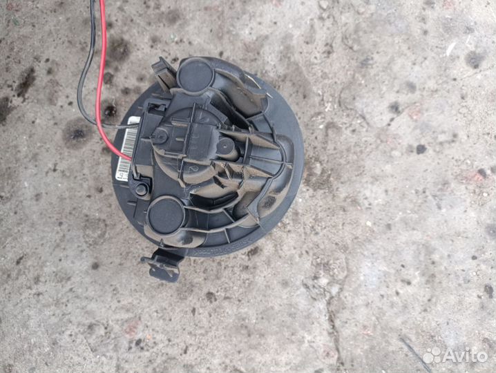 Моторчик печки Renault Megane II