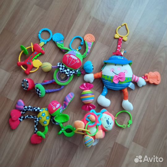 Развивающие игрушки подвески на коляску