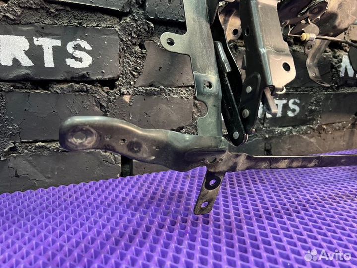 Замок лючка бензобака Nissan Leaf AZE0-061302 EM57