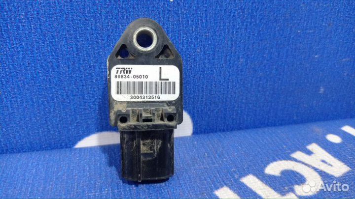 Датчик удара Toyota Avensis седан 1AZ-FSE 2005