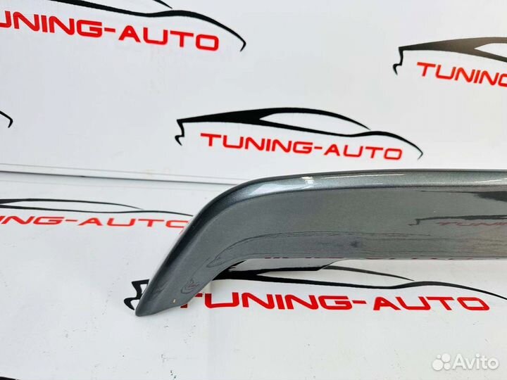 Спойлер на верх Toyota Land Cruiser Prado 120 Y818