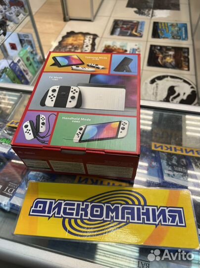 Nintendo switch oled white