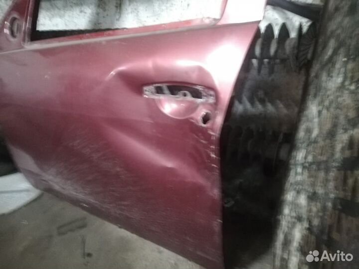 Дверь водительская Рено дастер