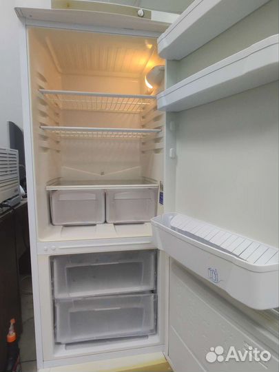 Холодильник indesit