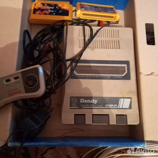 Игровая приставка dendy