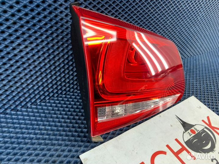 Фонарь задний левый внутренний VW Touareg NF