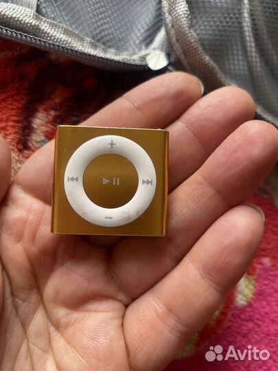 Плеер iPod shuffle золотой