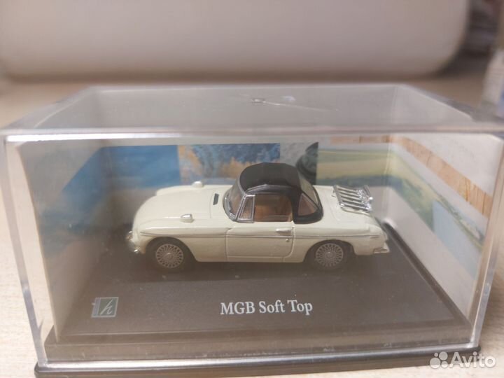 Модель автомобиля 1:72