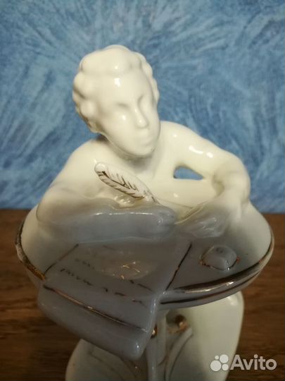 Фарфоровые статуэтки