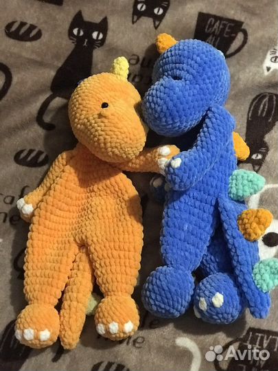 Игрушка-комфортер (динозаврик)