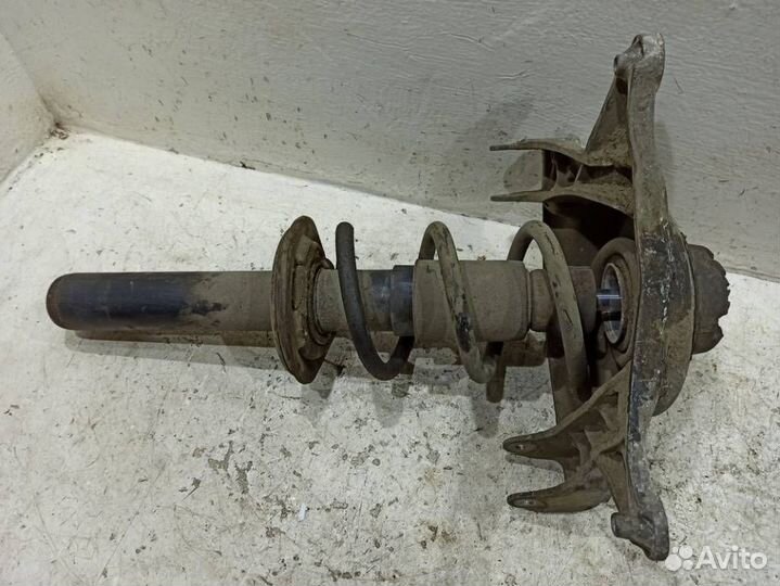 Стойка передняя правая в сборе