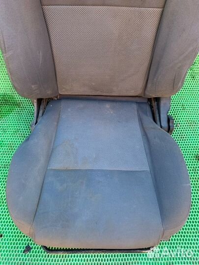 Сиденье переднее левое Nissan Almera N16 QG15DE