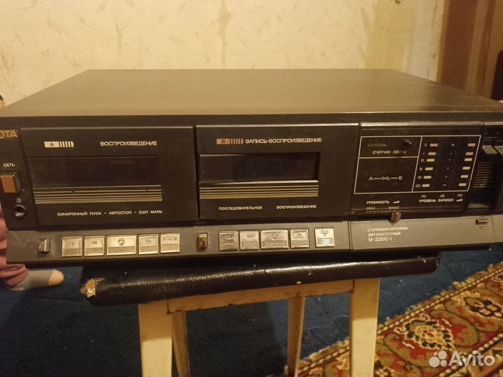 Кассетный магнитофон