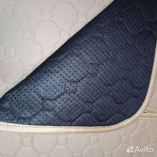 Коврик новый, размер 100х70см