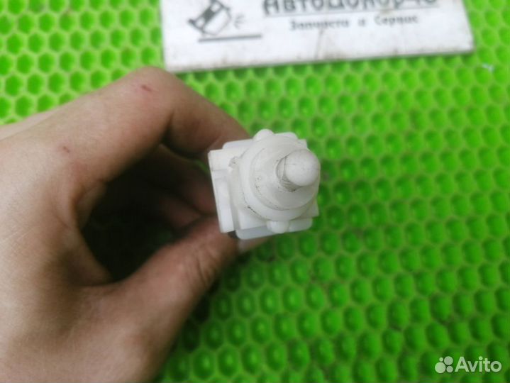 Датчик включения стоп-сигнала Fiat Albea