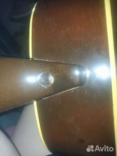 С Р О Ч Н О Акустическая гитара