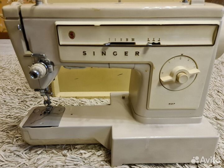Швейная автоматическая машинка Singer 527