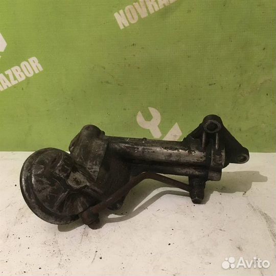 Кронштейн масляного фильтра Тойота Карина Е