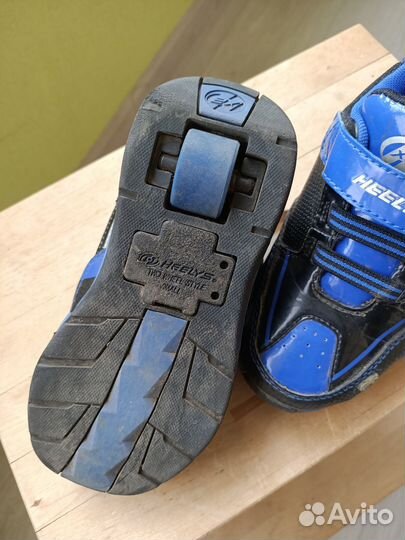 Роликовые кроссовки heelys 30 со светодиодами