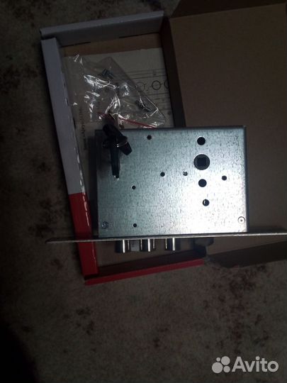 Дверные замки, доводчик